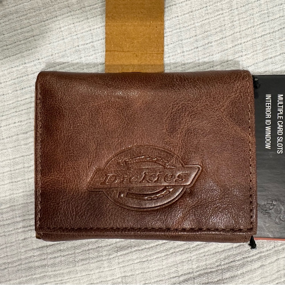 NWT Dickies Classic Brown Trifold Wallet • Bill Pocket • Interior ID Window